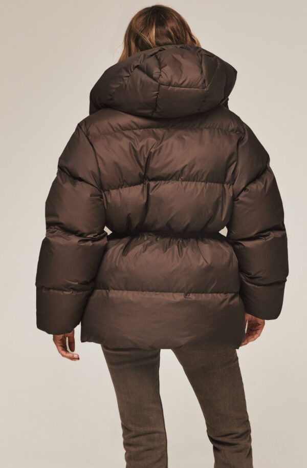 Зимова куртка зі знімним каптуром коричнева | 91872
