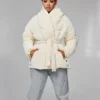 Зимова коротка куртка молочна з поясом | 91315 Зимова коротка куртка молочна з поясом | 91315