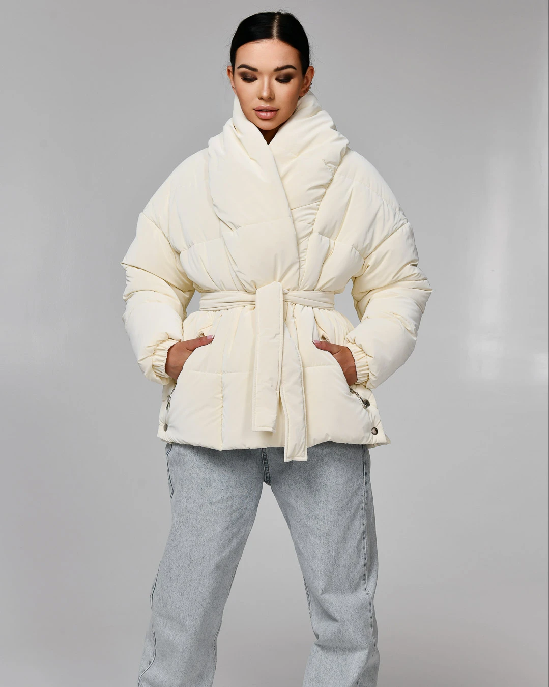Зимова коротка куртка молочна з поясом | 91315 Зимова коротка куртка молочна з поясом | 91315