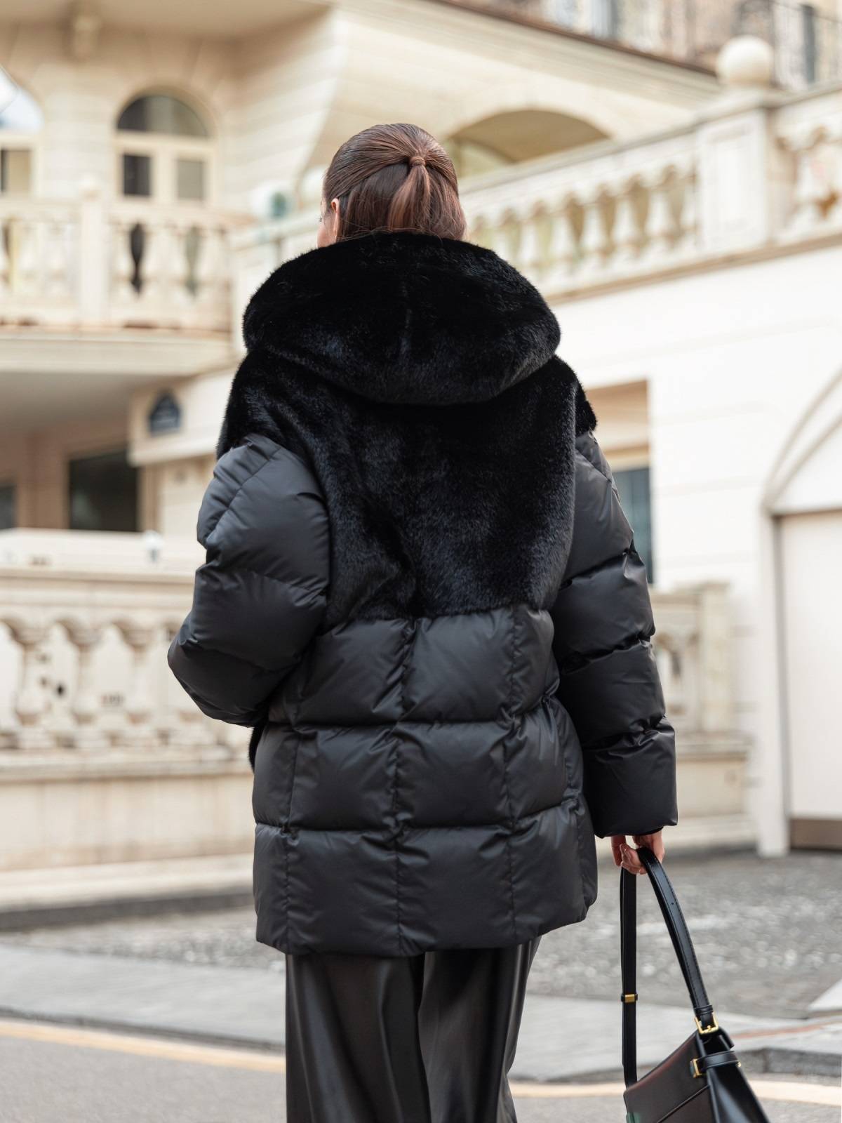 Зимова куртка з вставками з екохутра чорна | 91826 Зимова куртка з вставками з екохутра чорна | 91826