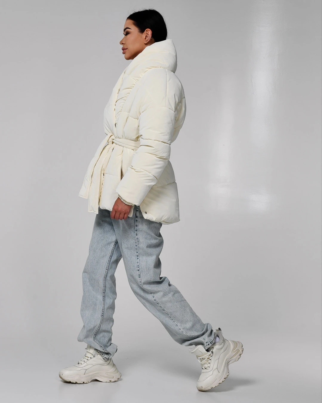 Зимова коротка куртка молочна з поясом | 91315 Зимова коротка куртка молочна з поясом | 91315
