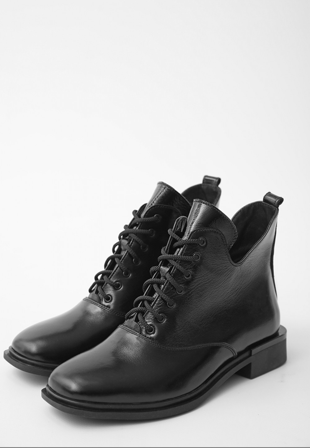 Демісезонні черевики лакові чорні | 91592