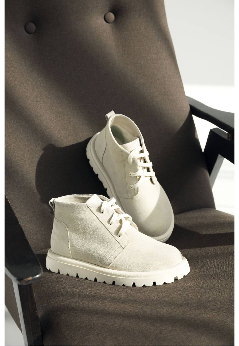 Замшеві черевики бежеві з широким носком | 91556