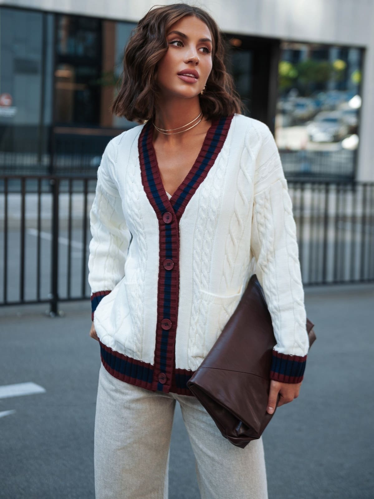 В'язана кофта з візерунком коси біла | 92329