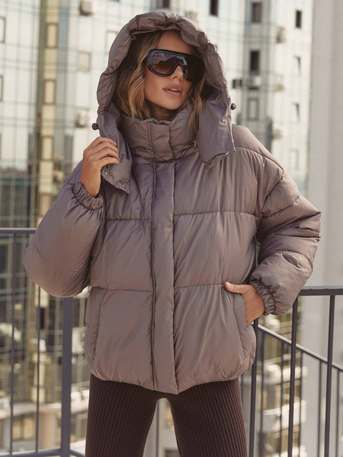 Коротка зимова куртка з каптуром бежева | 92006 Коротка зимова куртка з каптуром бежева | 92006