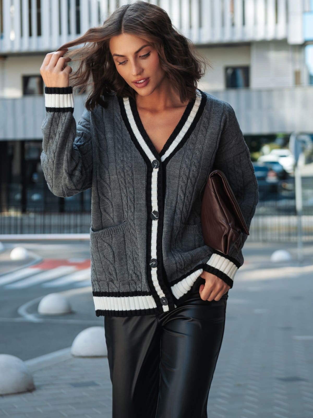 В'язана кофта з візерунком коси сіра | 92341