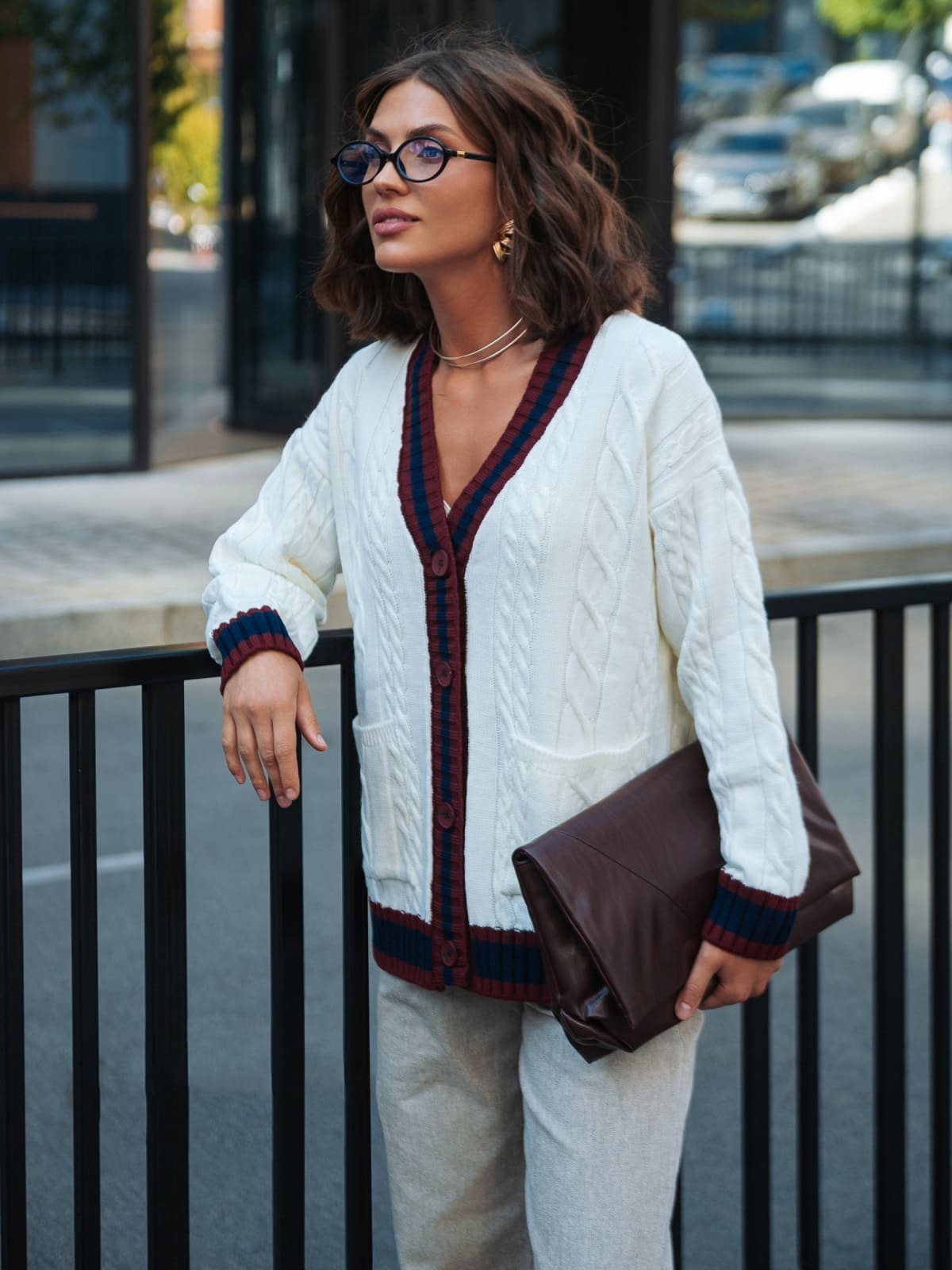 В'язана кофта з візерунком коси біла | 92329