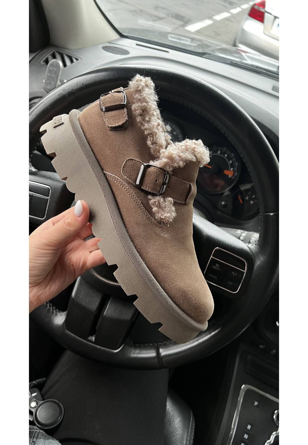 Короткі зимові замшеві черевики бежеві | 92122