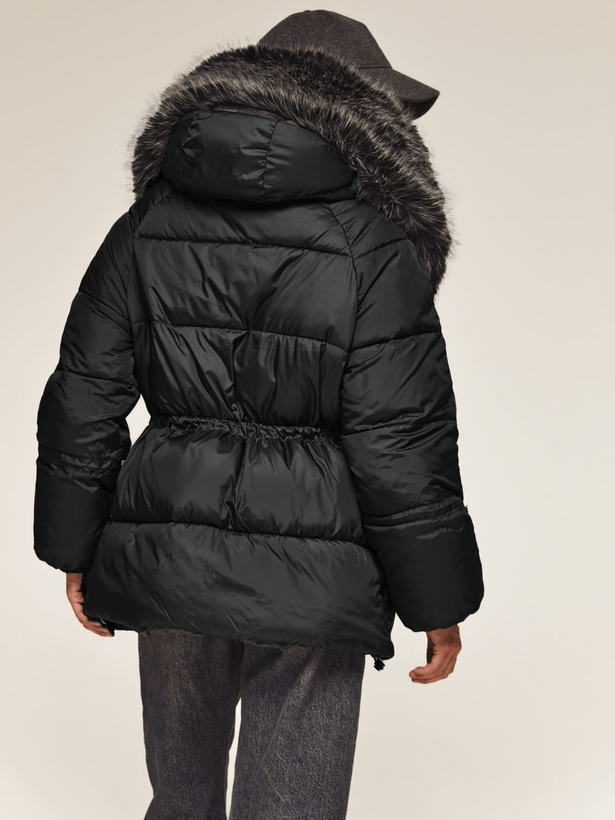 Куртка зі штучним хутром на комірі чорна | 92467 Куртка зі штучним хутром на комірі чорна | 92467