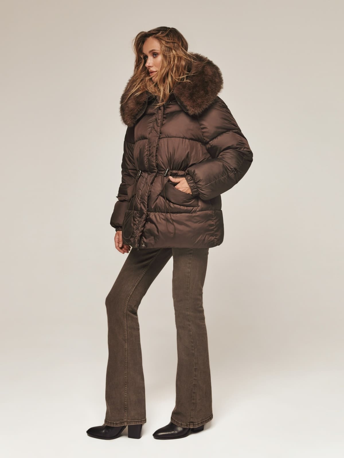 Куртка зі штучним хутром на комірі коричнева | 92490 Куртка зі штучним хутром на комірі коричнева | 92490
