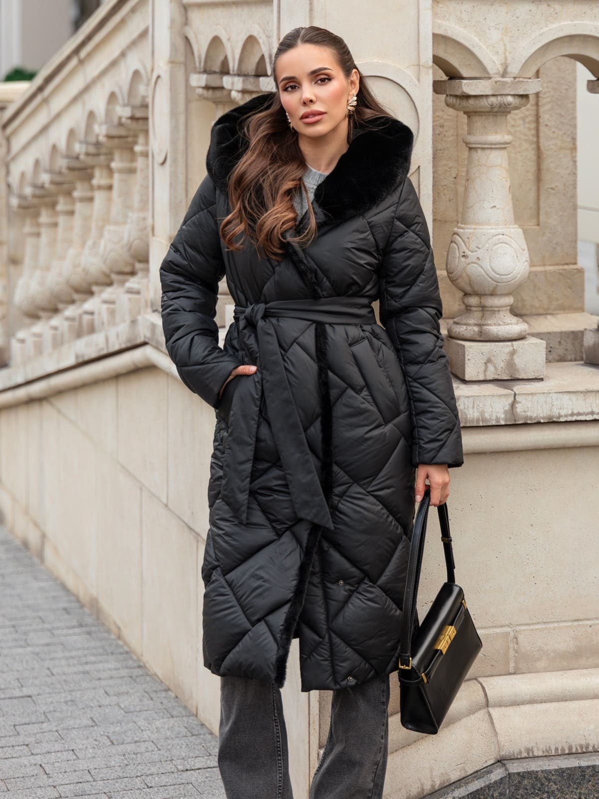 Зимове стьобане пальто з каптуром чорне | 92861