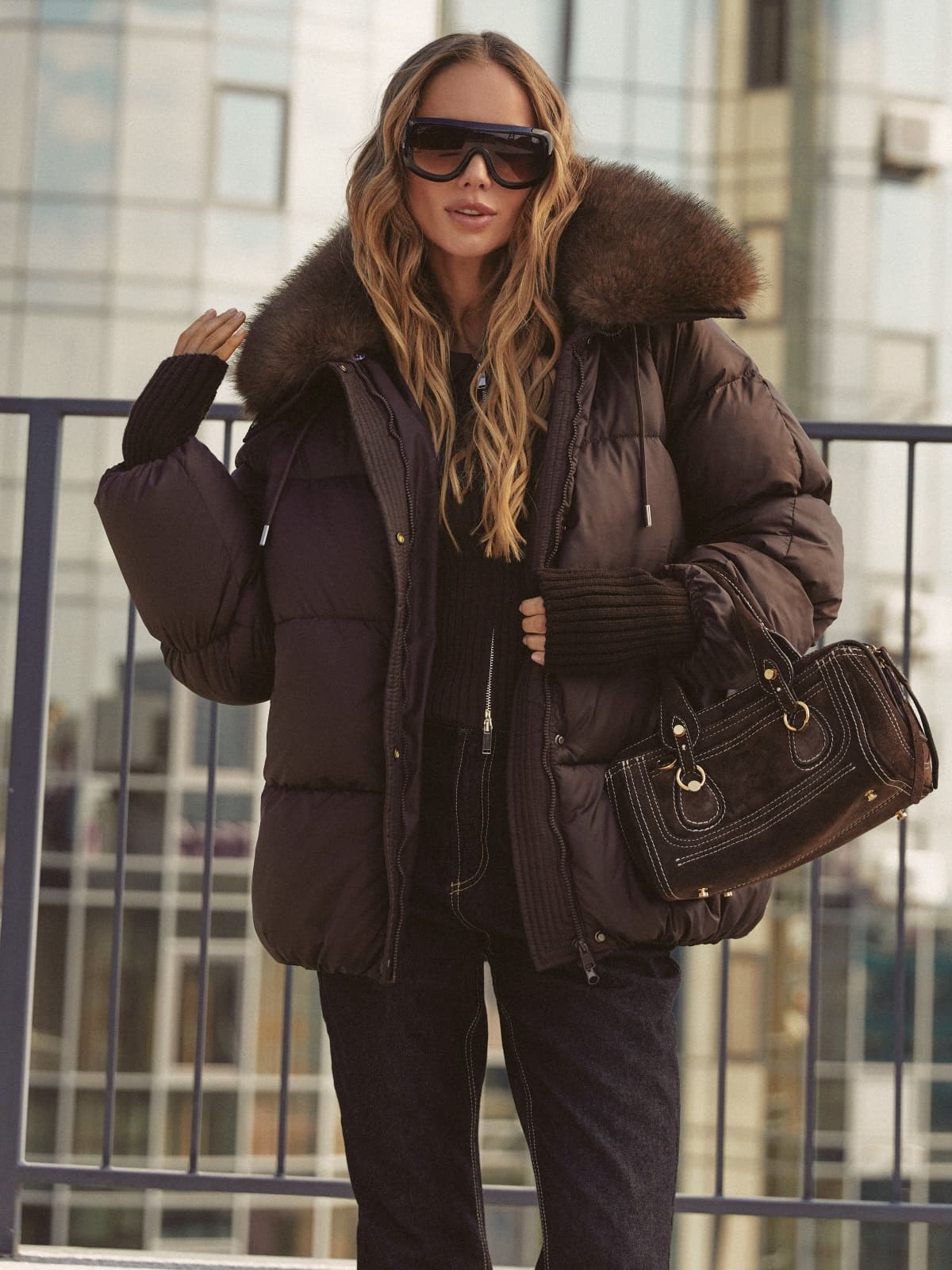 Зимова куртка з екохутром на комірі коричнева | 92848 Зимова куртка з екохутром на комірі коричнева | 92848