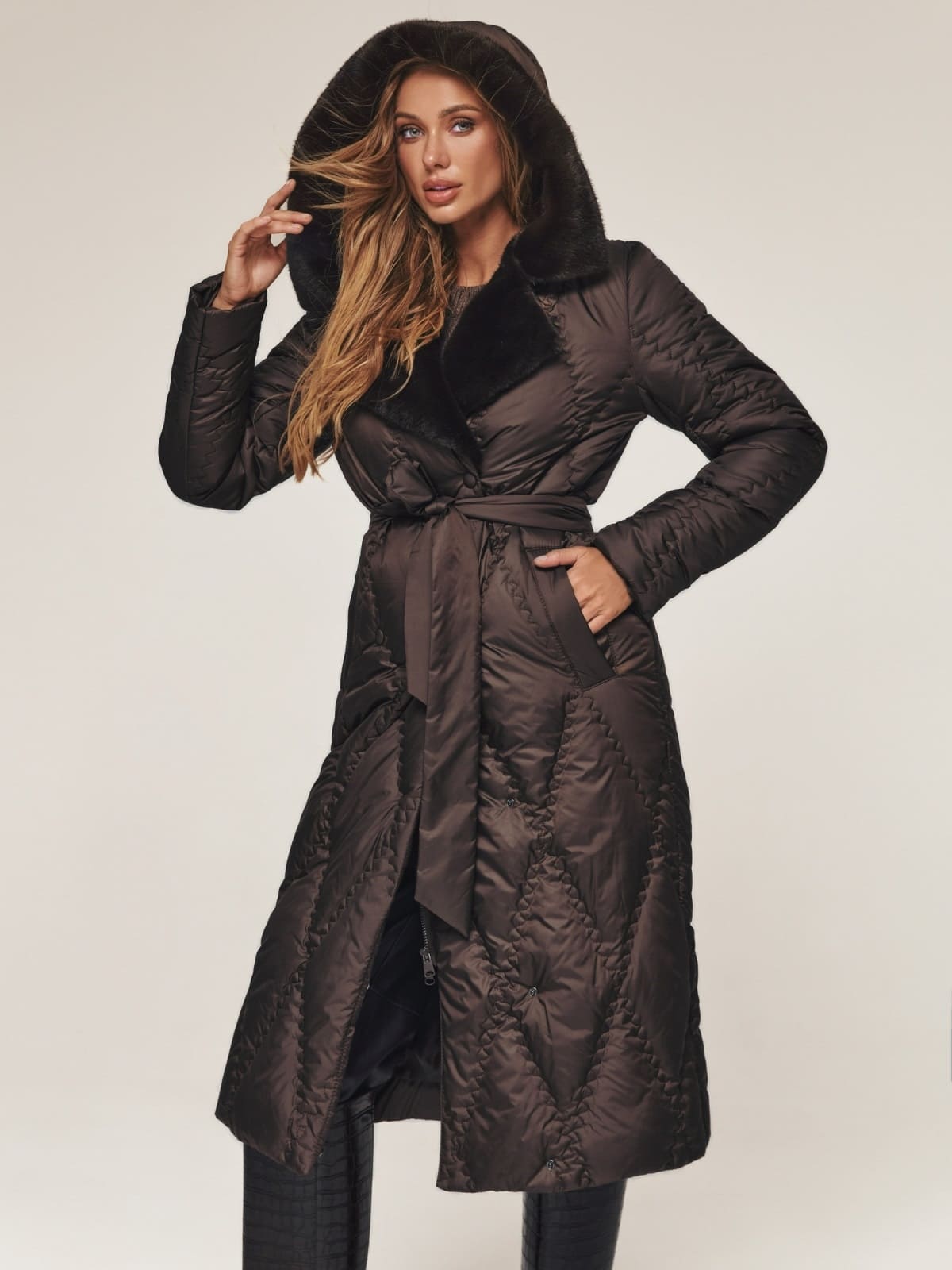 Cтьобане зимове пальто з каптуром коричневе | 92907 Cтьобане зимове пальто з каптуром коричневе | 92907