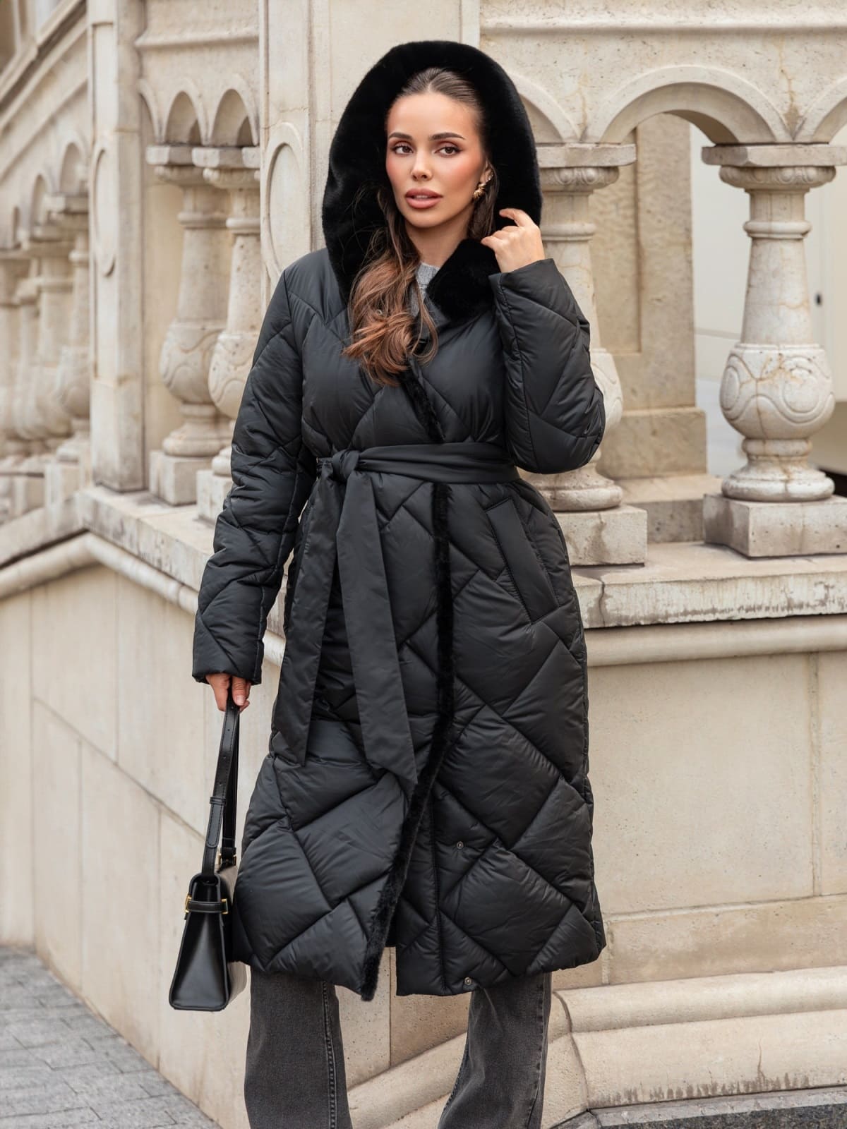 Зимове стьобане пальто з каптуром чорне | 92861