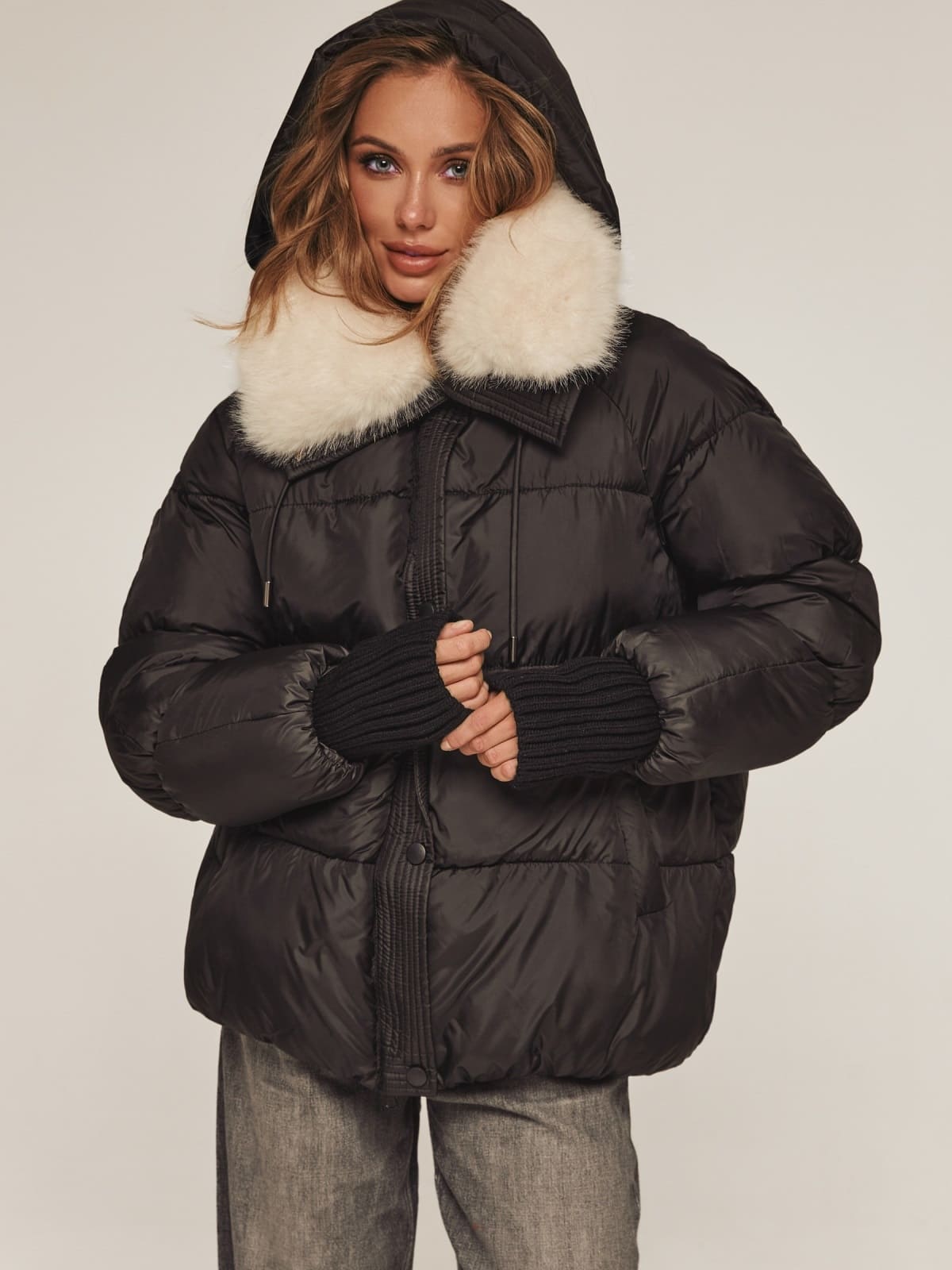 Зимова куртка з екохутром на комірі чорна | 92836 Зимова куртка з екохутром на комірі чорна | 92836