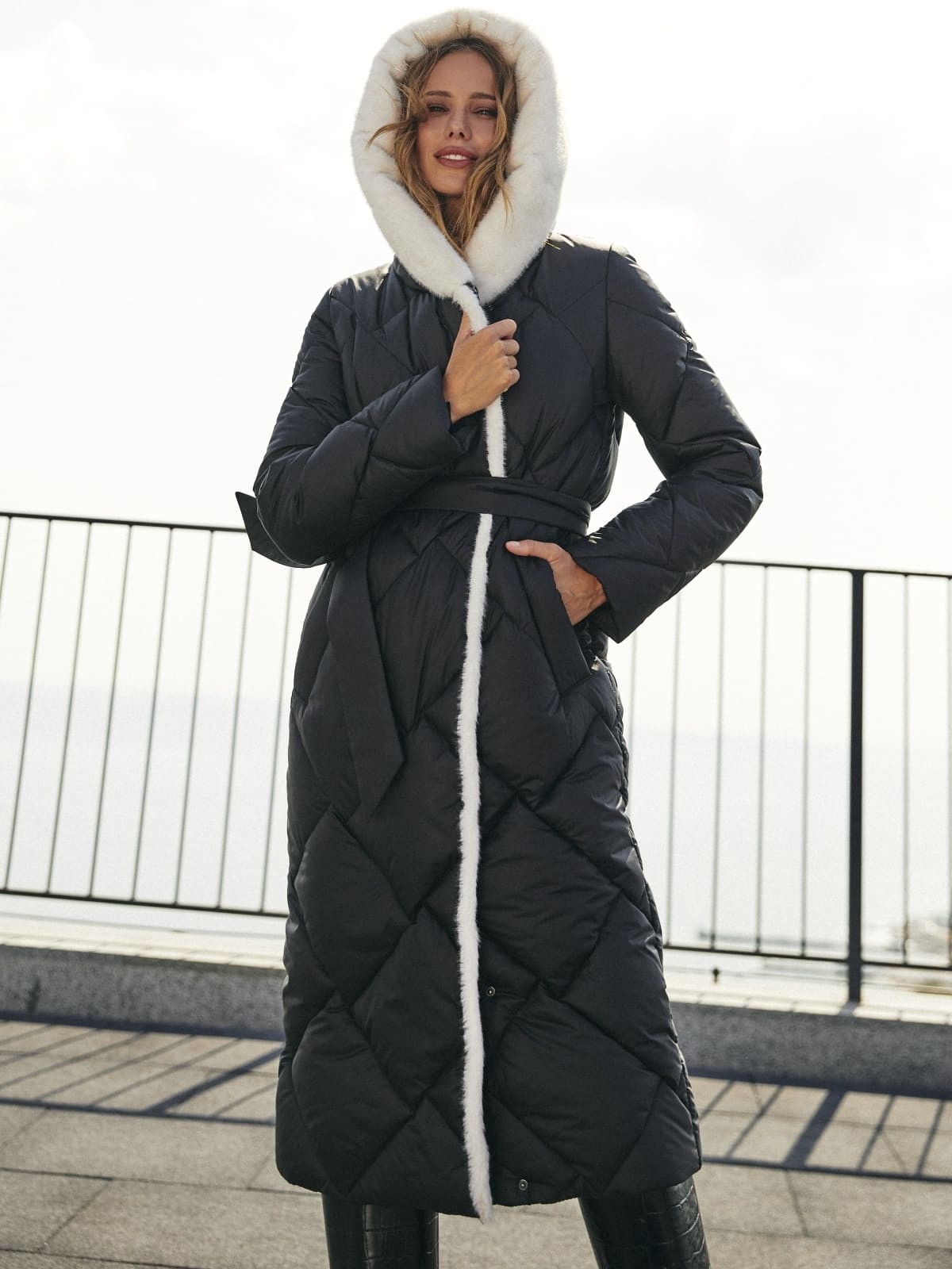 Стьобане зимове пальто з каптуром чорне | 92875 Стьобане зимове пальто з каптуром чорне | 92875