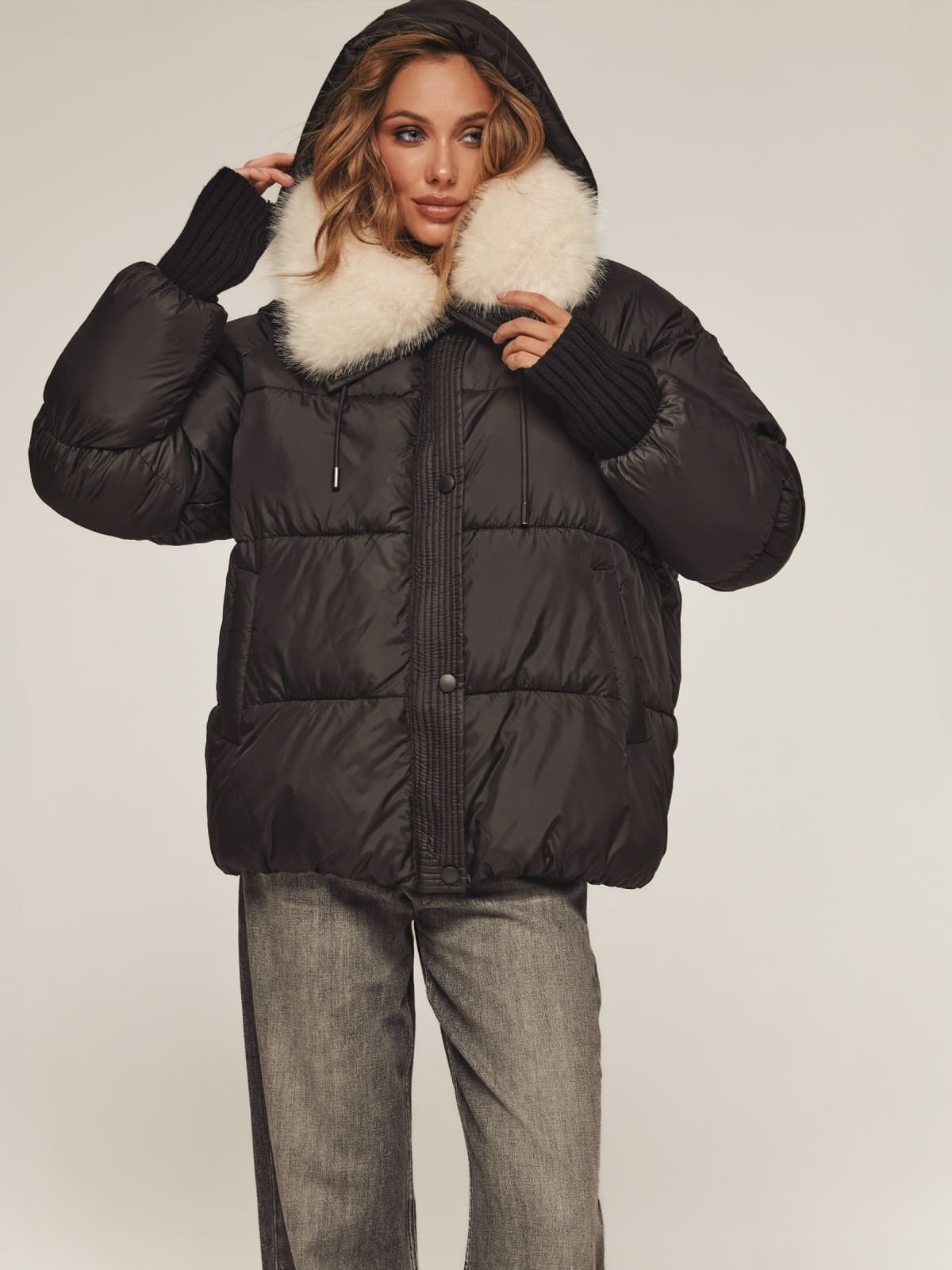 Зимова куртка з екохутром на комірі чорна | 92836 Зимова куртка з екохутром на комірі чорна | 92836