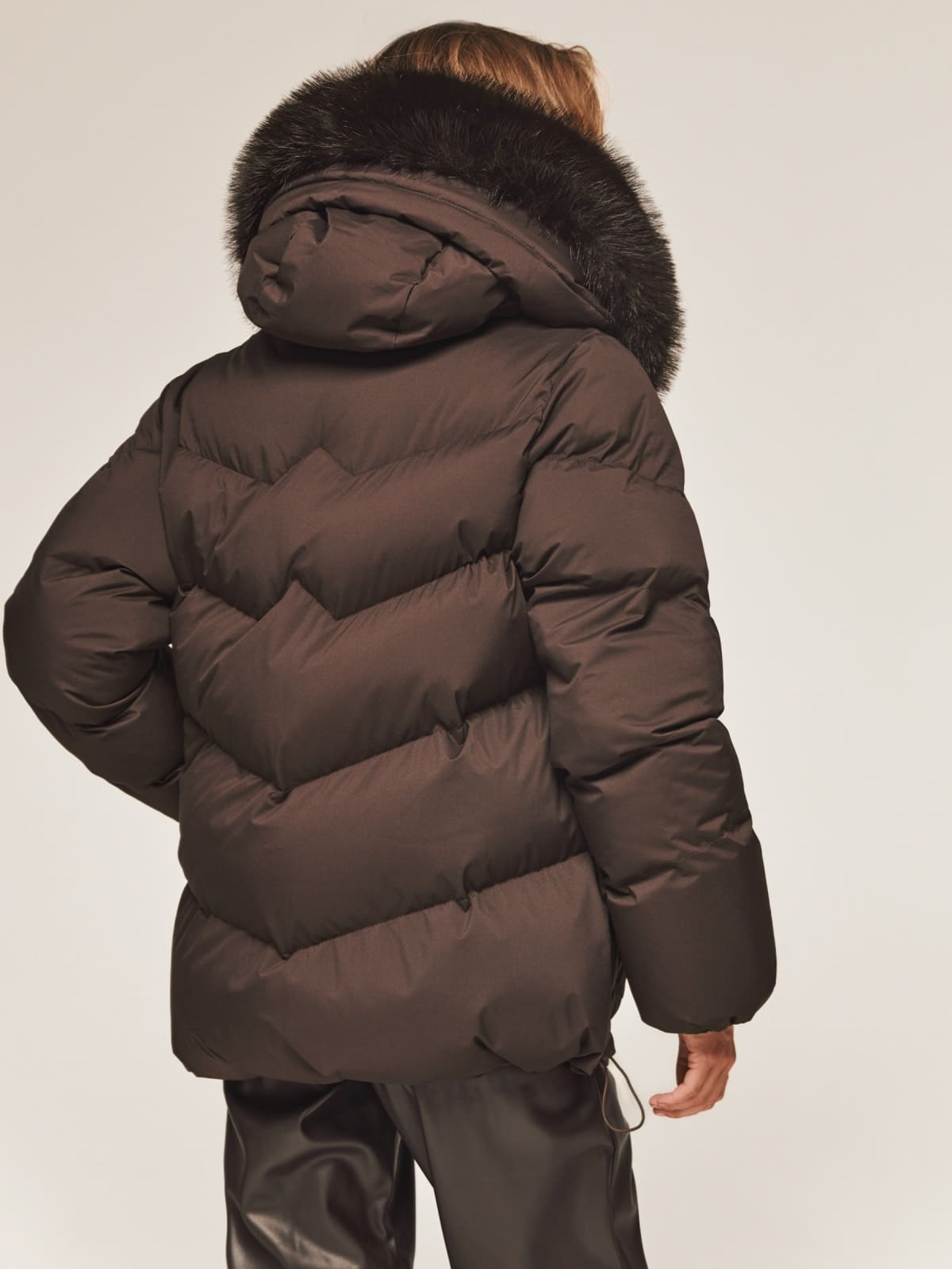 Зимова куртка з вшитим капюшоном коричнева | 92935 Зимова куртка з вшитим капюшоном коричнева | 92935