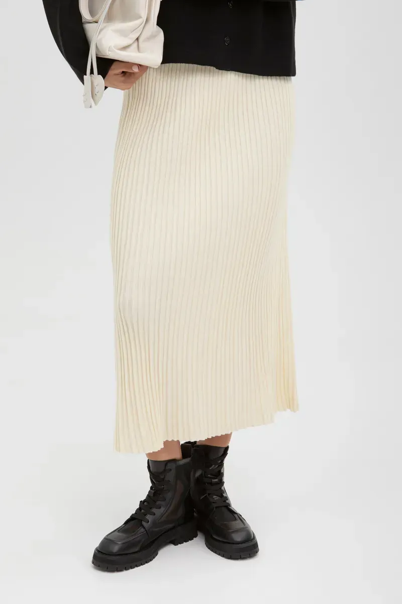 Демісезонна трикотажна спідниця-плісе біла | 93512 Демісезонна трикотажна спідниця-плісе біла | 93512