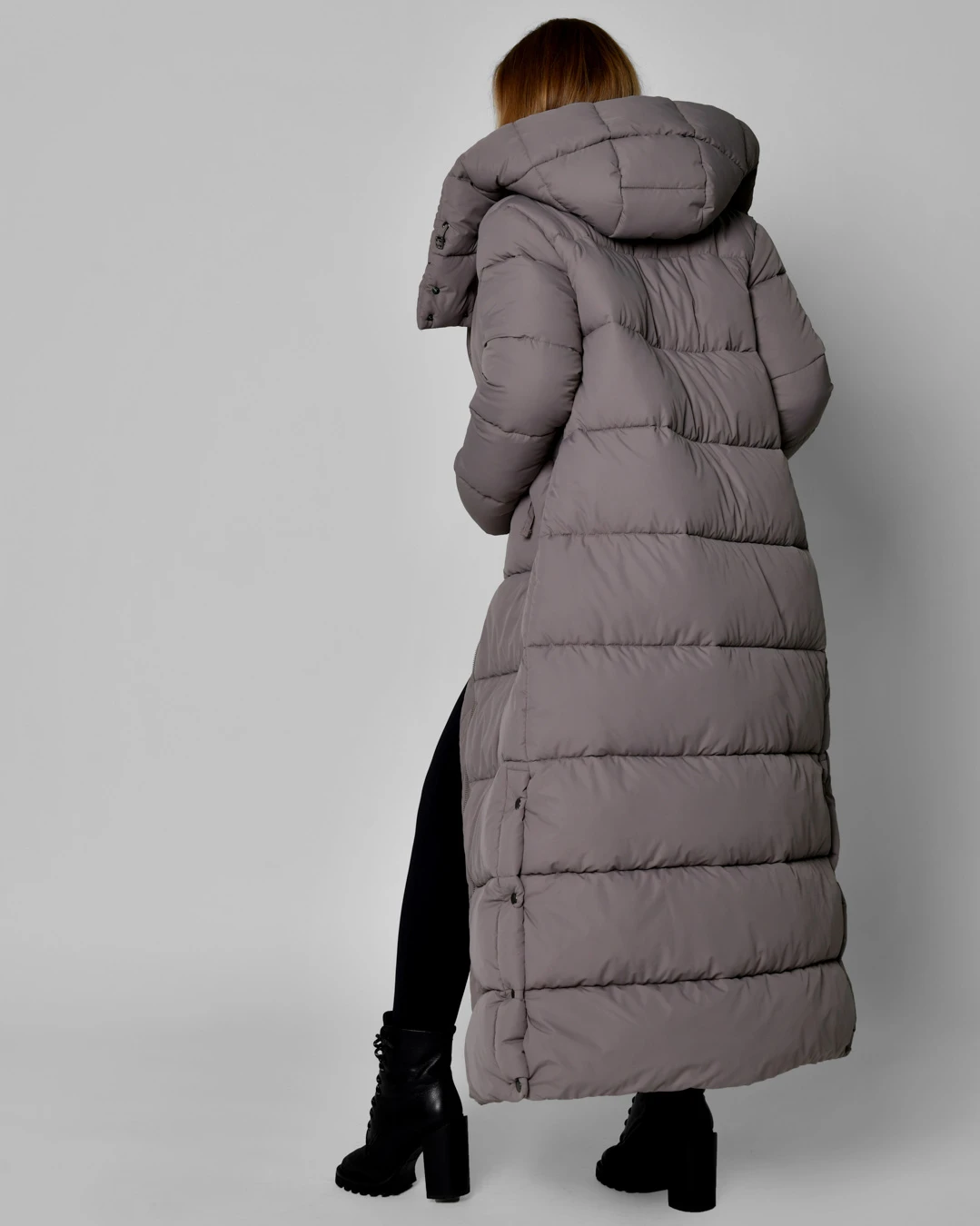 Зимовий довгий пуховик темно-бежевий | 93563 Зимовий довгий пуховик темно-бежевий | 93563