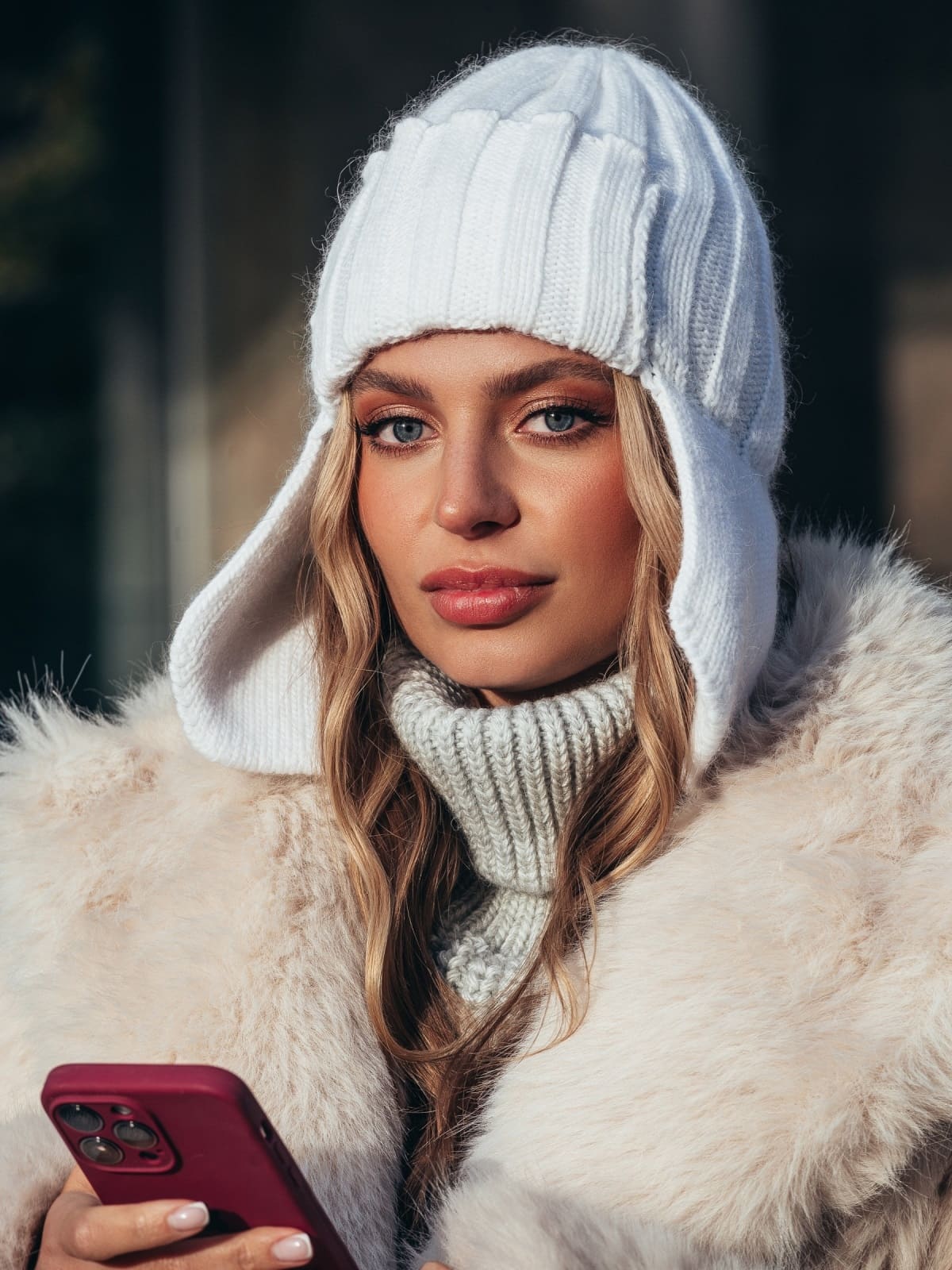 Шапка-вушанка дрібної в'язки біла | 94160