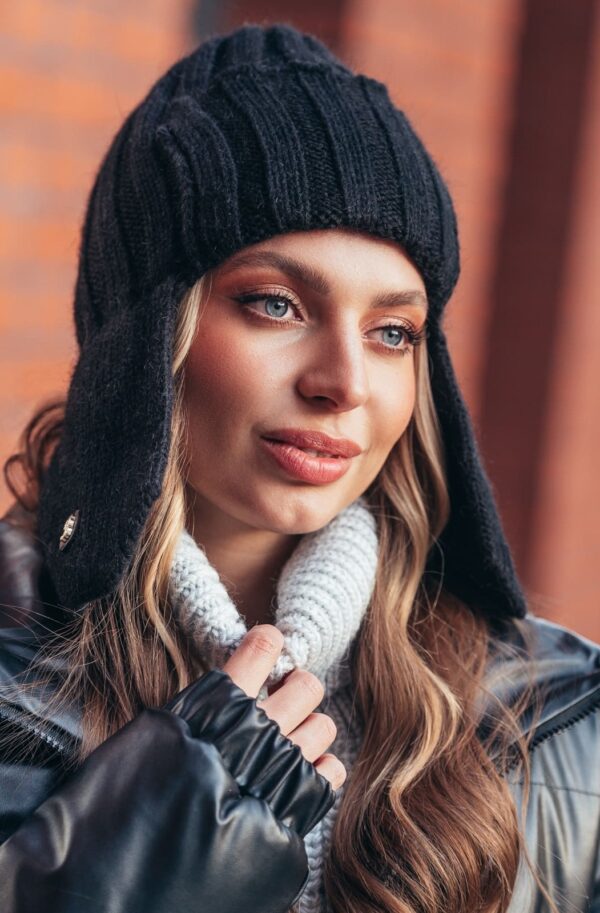 Шапка-вушанка дрібної в'язки чорна | 94155