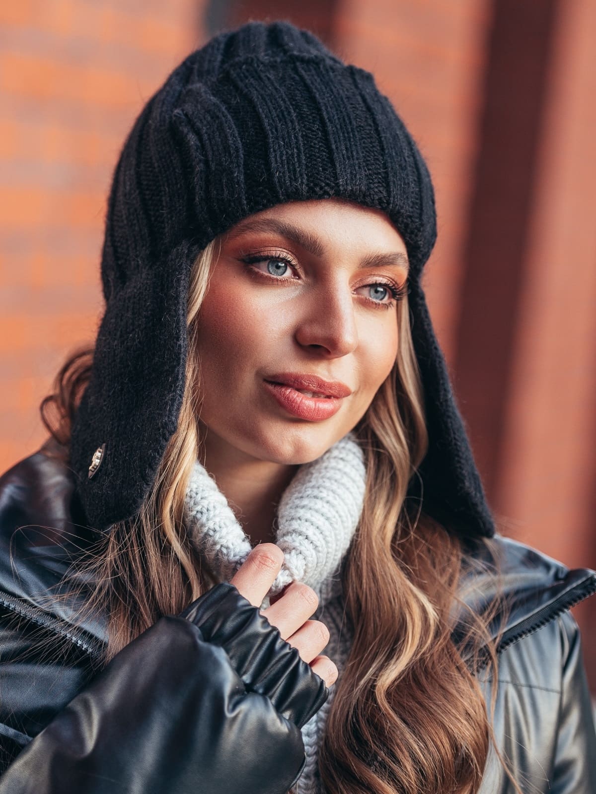 Шапка-вушанка дрібної в'язки чорна | 94155