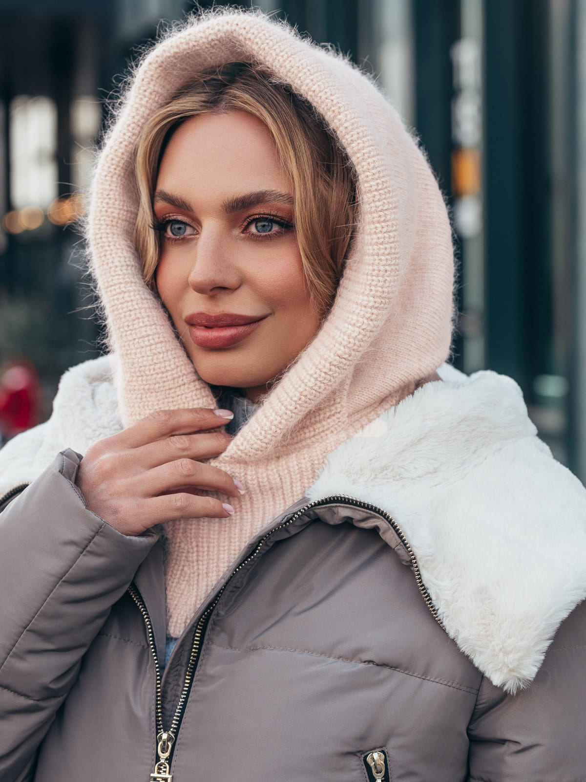 Вовняний капор дрібної в'язки пудровий | 94189