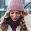 Шапка дрібної в'язки з відворотом рожева | 94166