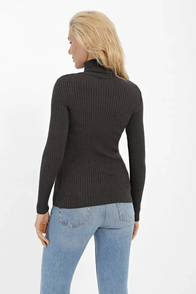 Жіночий в'язаний гольф темно-сірий | 94299