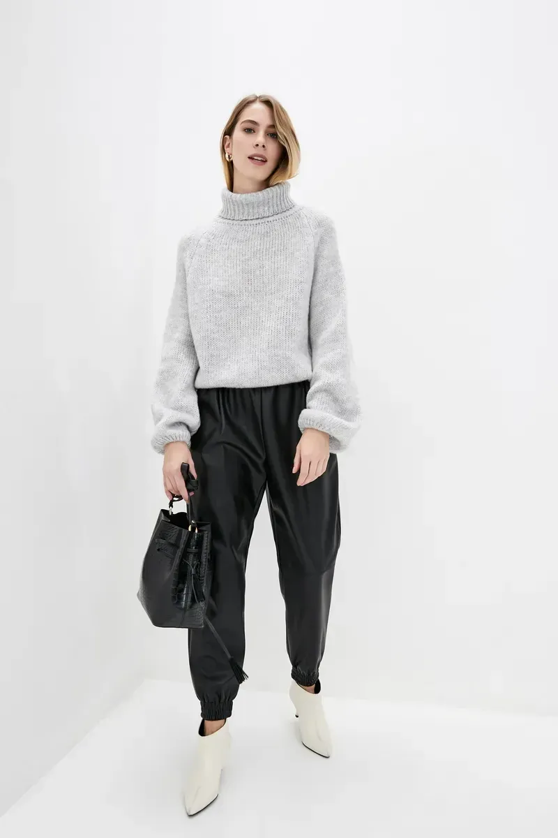 Жіночий напіввовняний светр світло-сірий | 94371