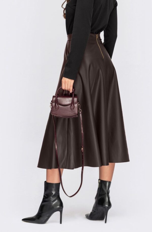 Розкльошена спідниця з екошкіри коричнева | 94537