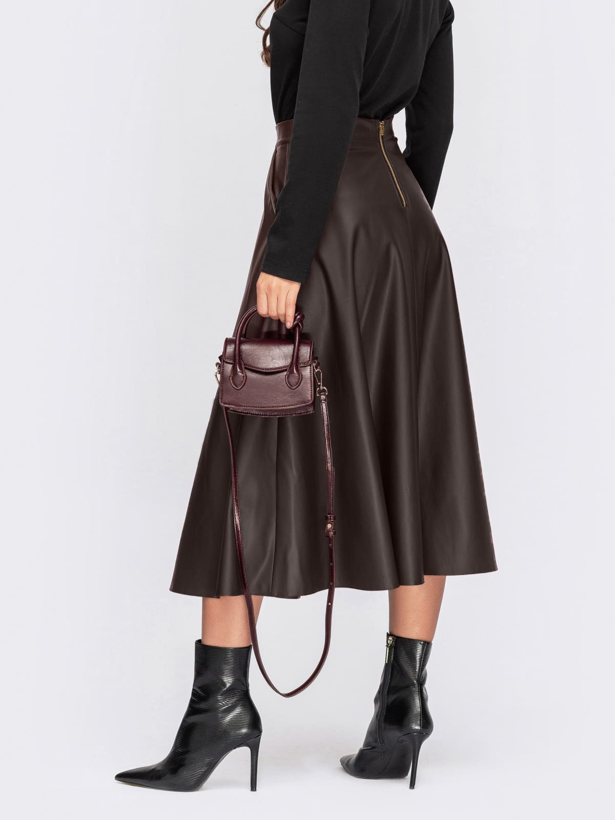 Розкльошена спідниця з екошкіри коричнева | 94537