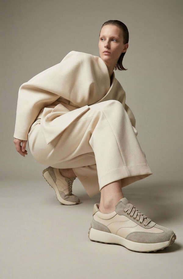 Жіночі кросівки бежеві зі вставками замші | 95011