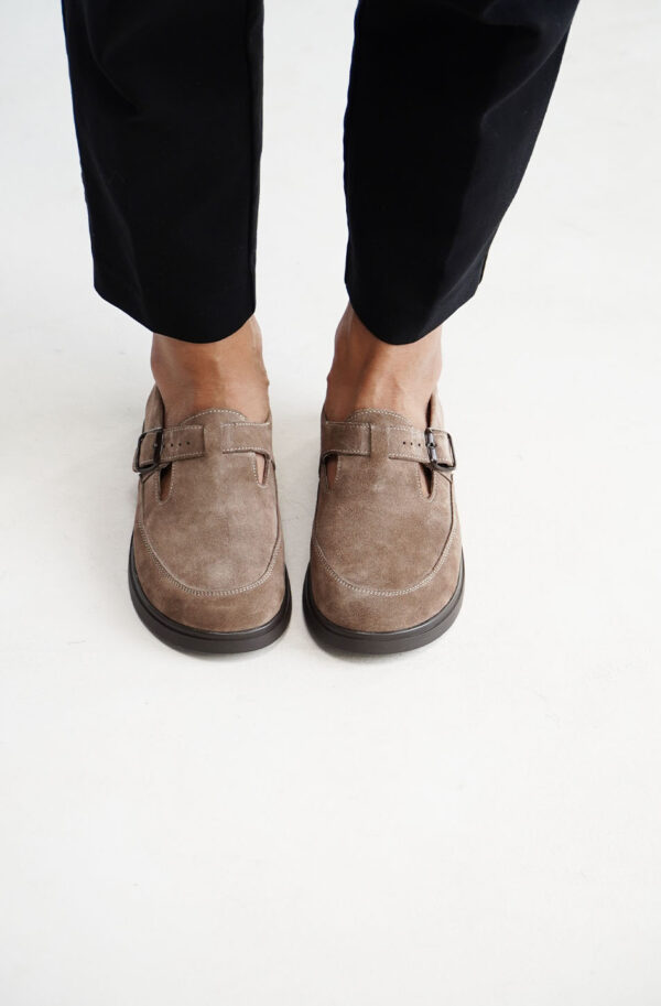 Замшеві туфлі з широким носком коричневі | 95288