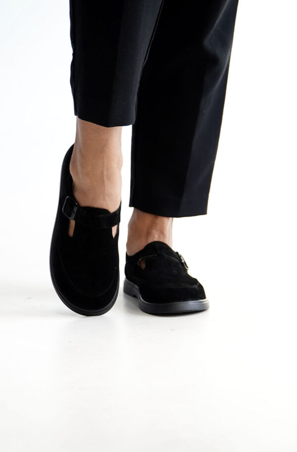 Жіночі замшеві туфлі з широким носком чорні | 95276