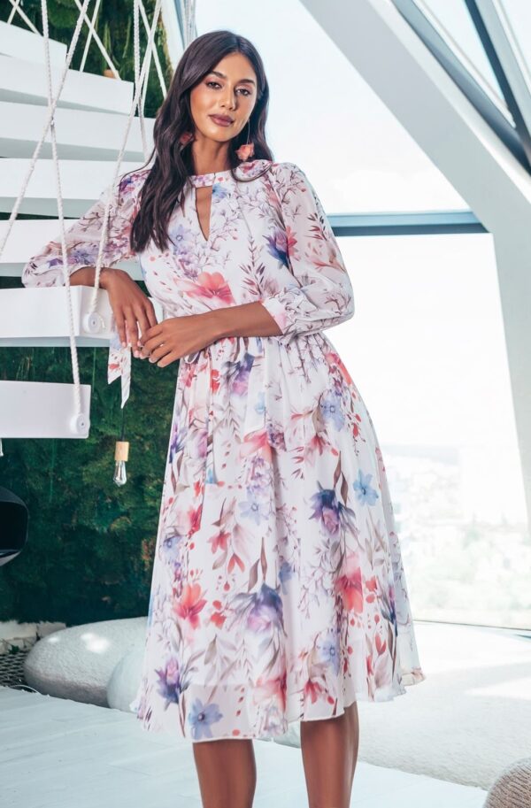 Біла шифонова розкльошена сукня в принт | 94987