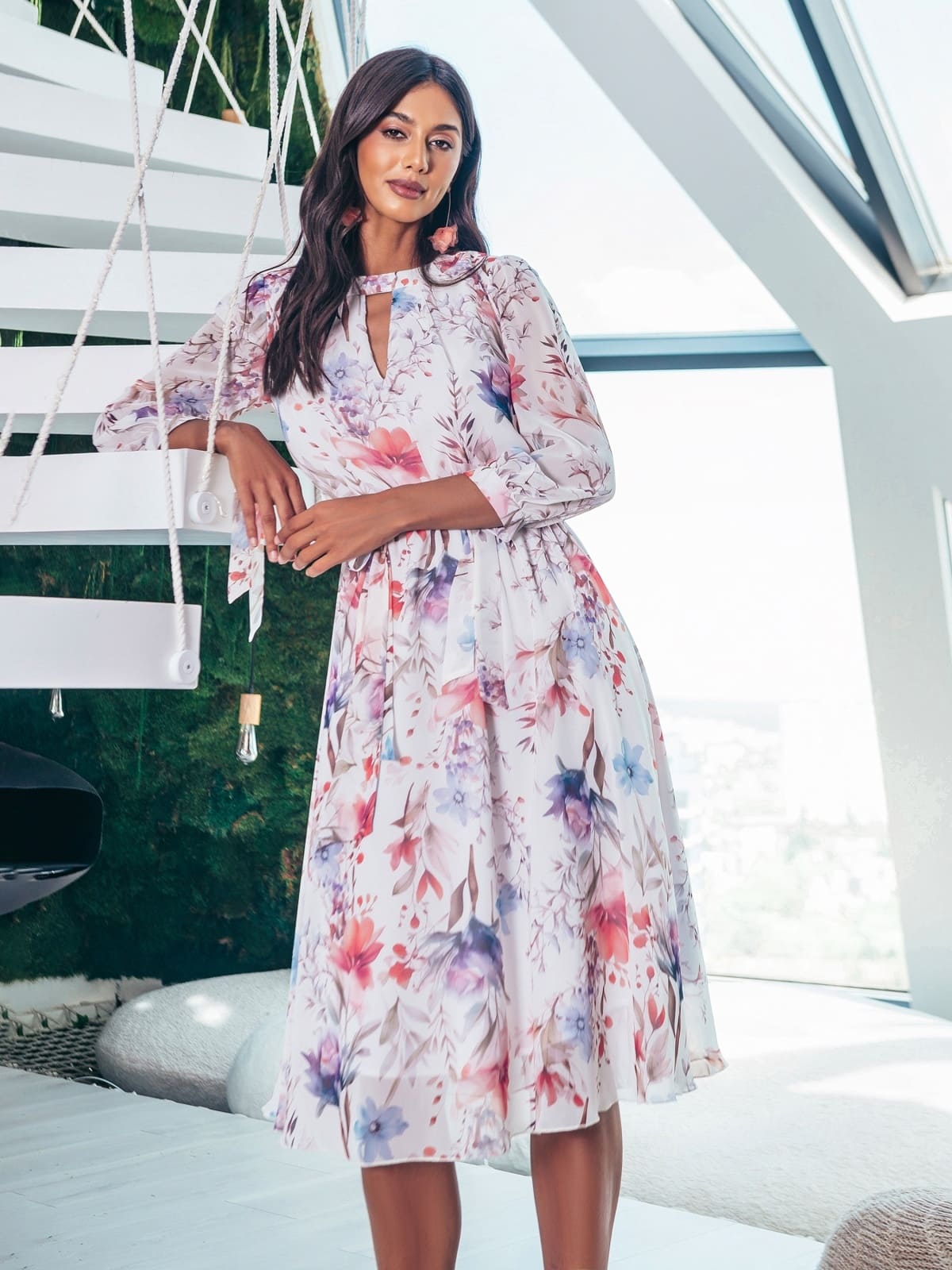 Біла шифонова розкльошена сукня в принт | 94987 Біла шифонова розкльошена сукня в принт | 94987