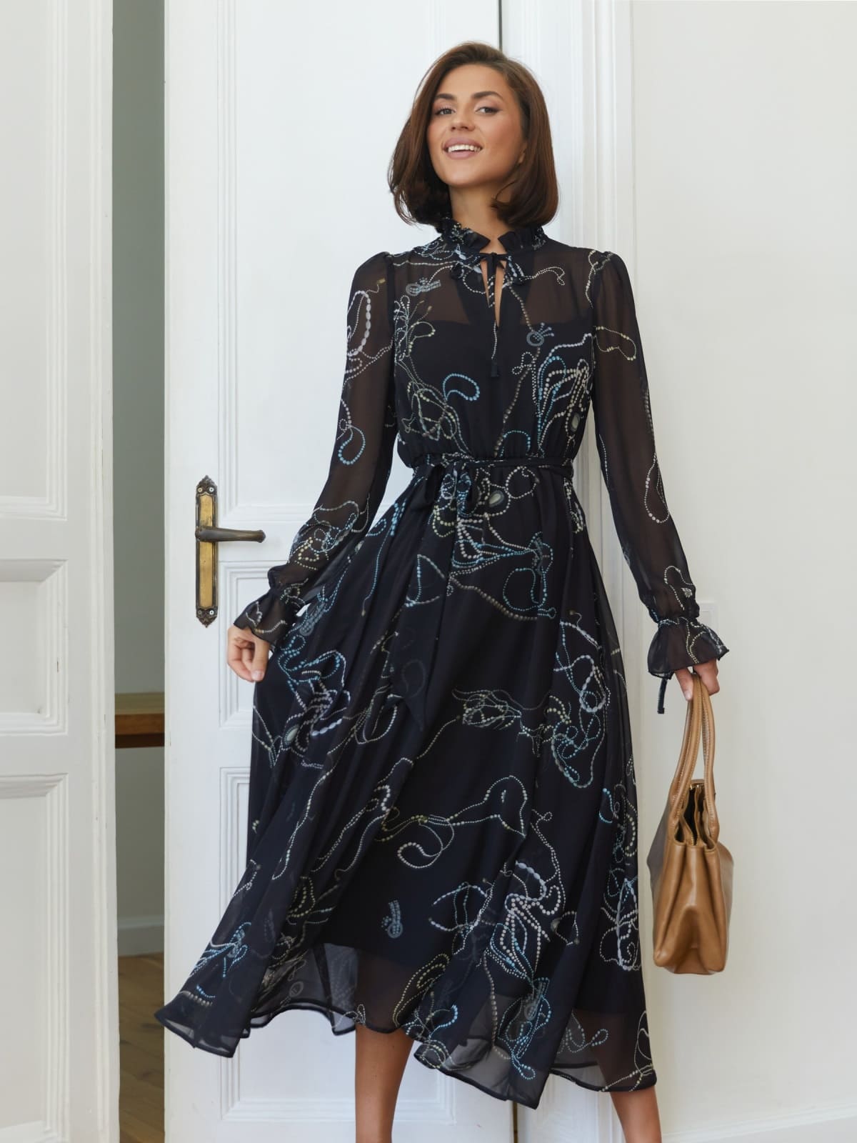 Шифонова сукня з абстрактним принтом чорна | 95179 Шифонова сукня з абстрактним принтом чорна | 95179