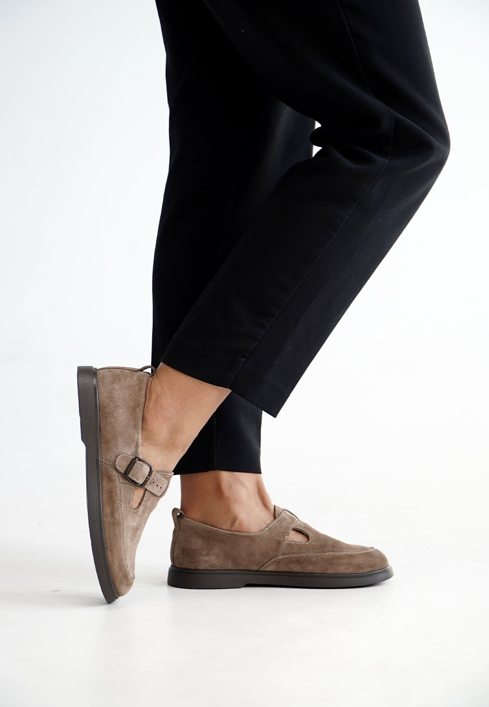 Замшеві туфлі з широким носком коричневі | 95288