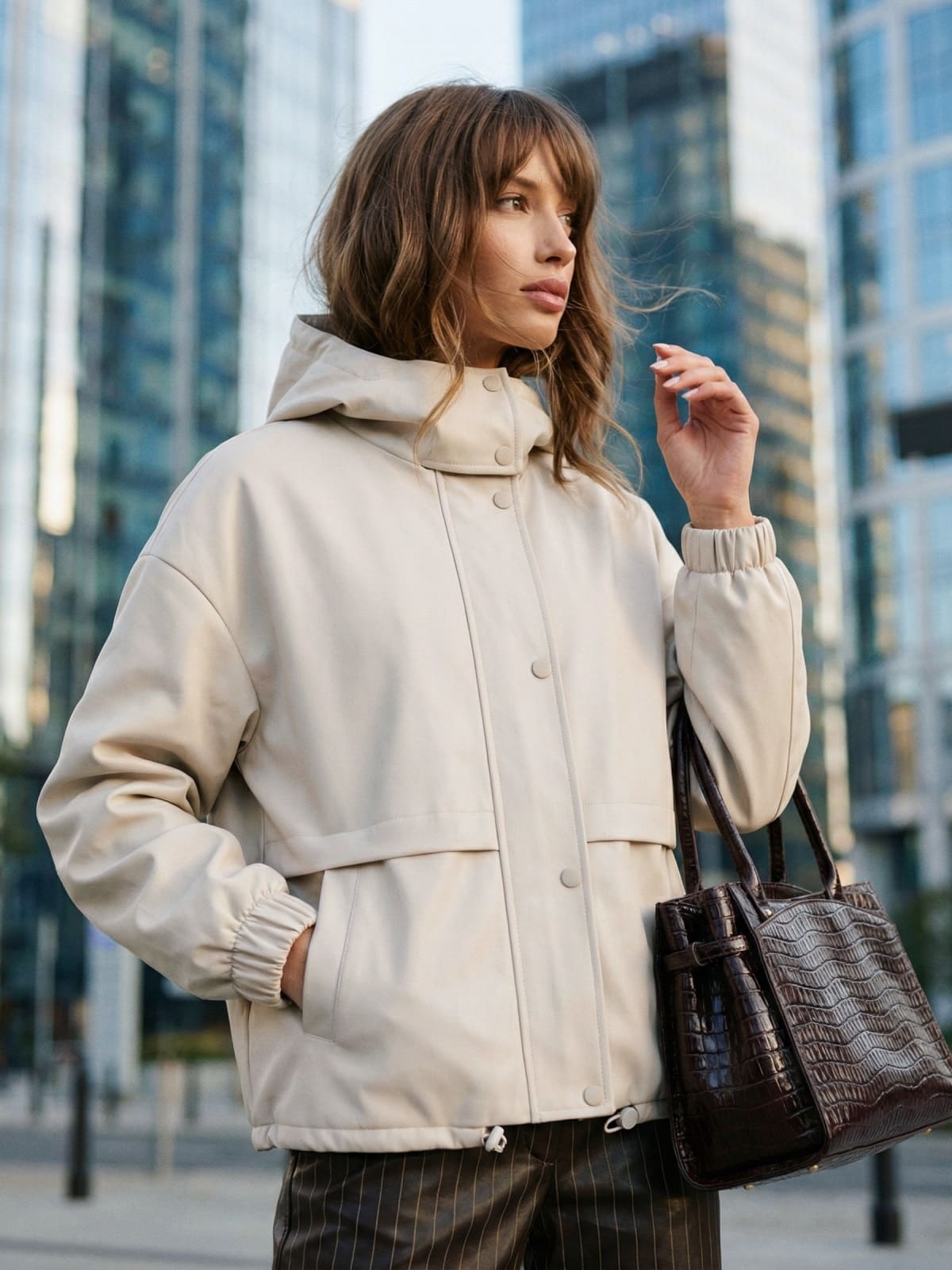 Вільна бавовняна демісезонна куртка молочна | 95597 Вільна бавовняна демісезонна куртка молочна | 95597