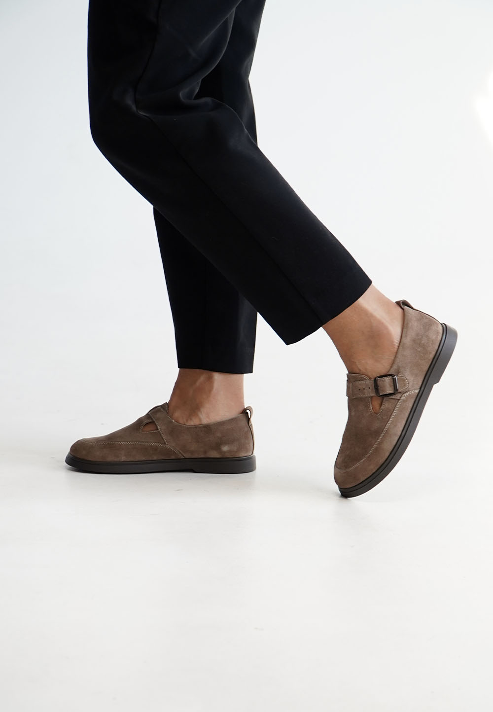 Замшеві туфлі з широким носком коричневі | 95288