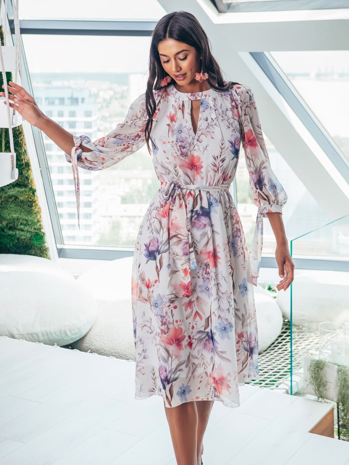 Біла шифонова розкльошена сукня в принт | 94987 Біла шифонова розкльошена сукня в принт | 94987