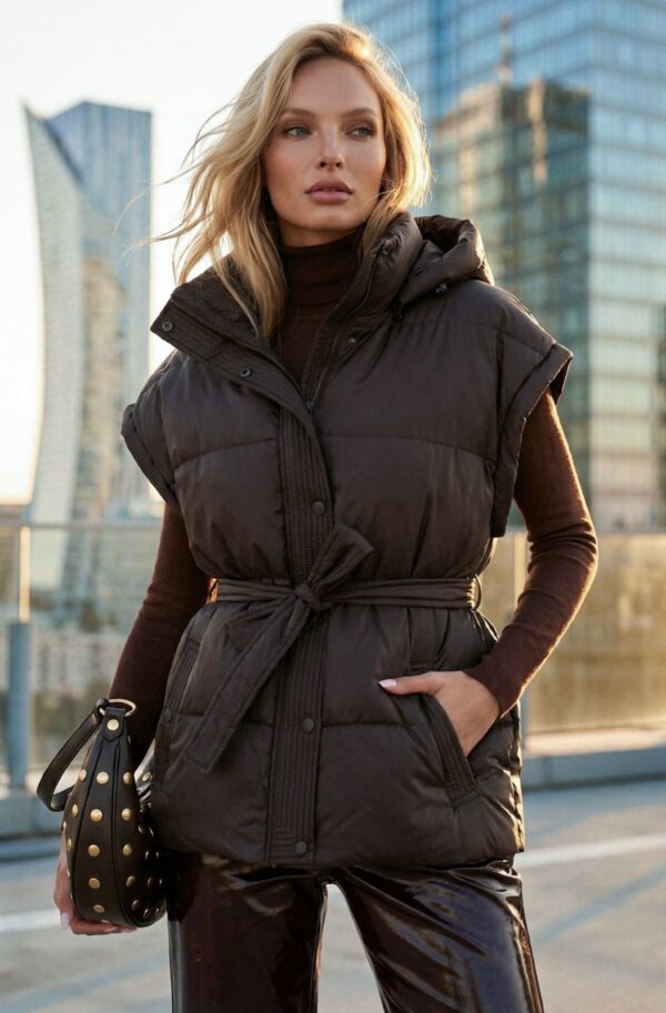 Жіночий жилет з каптуром коричневий | 95097