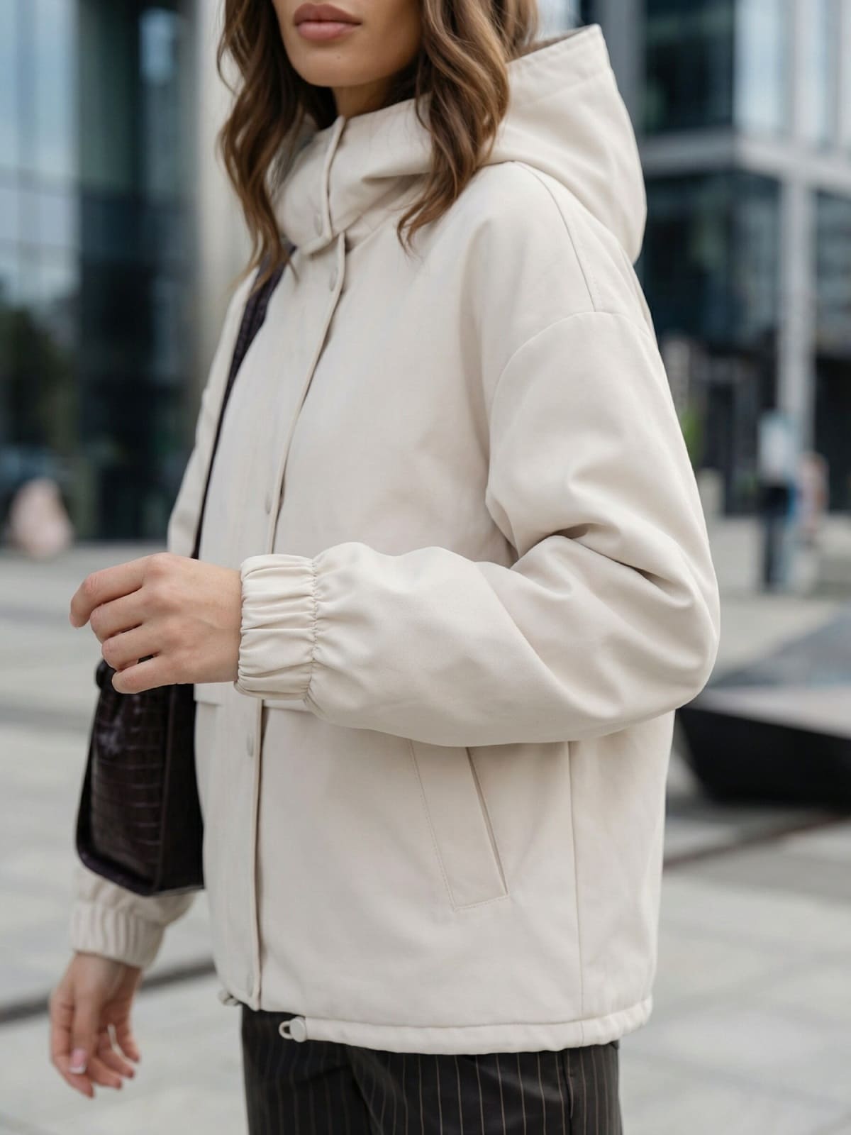 Вільна бавовняна демісезонна куртка молочна | 95597 Вільна бавовняна демісезонна куртка молочна | 95597