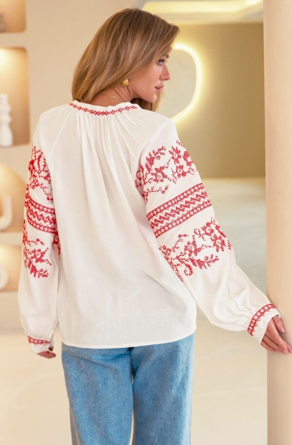 Бавовняна вишиванка біла з червоною вишивкою | 95392