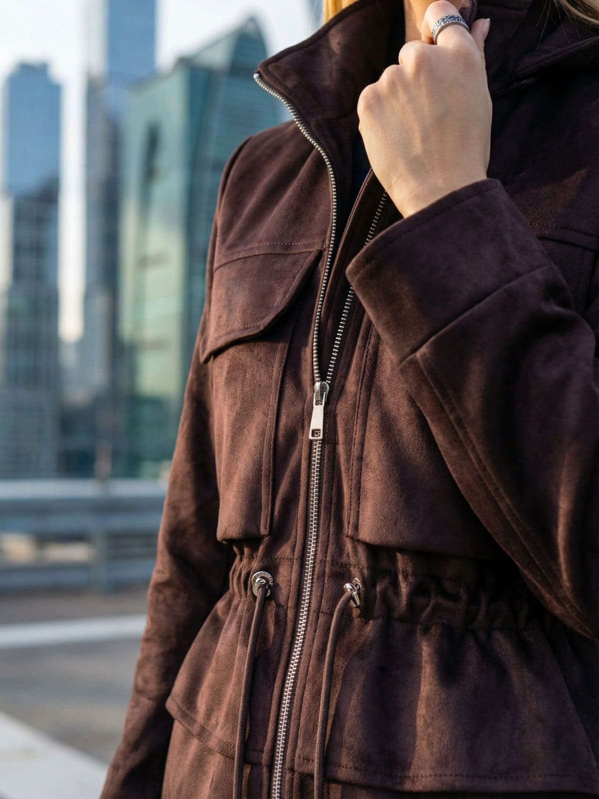 Демісезонна парка з екозамші темно-коричнева | 95122