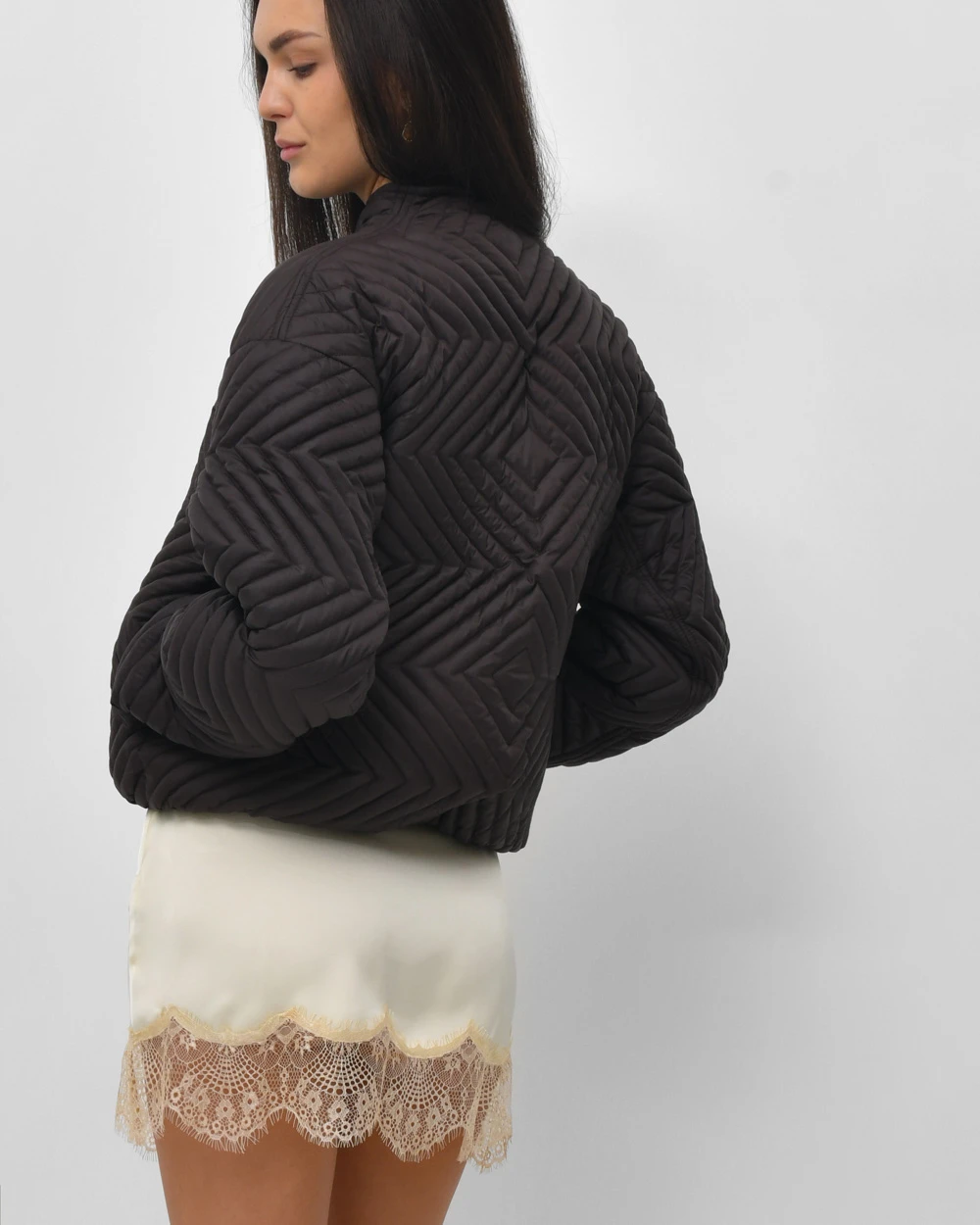 Коротка стьобана демісезонна куртка коричнева | 95148 Коротка стьобана демісезонна куртка коричнева | 95148