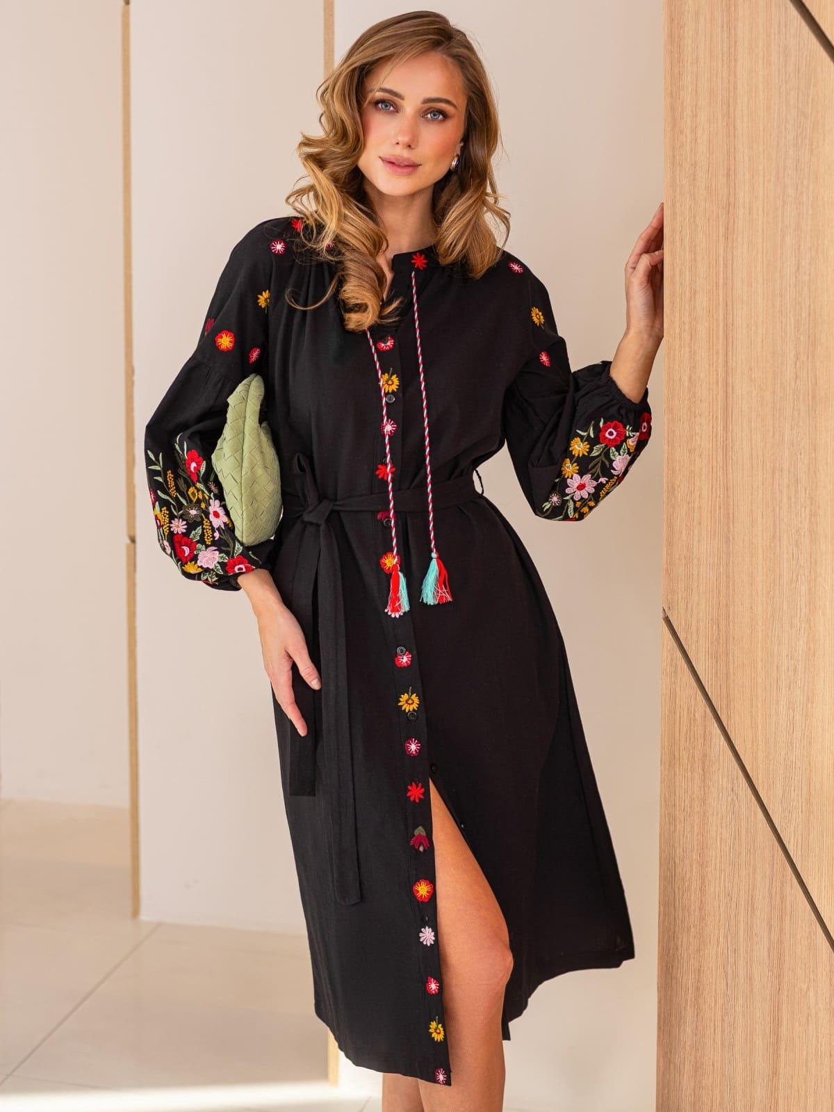 Літня бавовняна сукня-вишиванка чорна | 95927