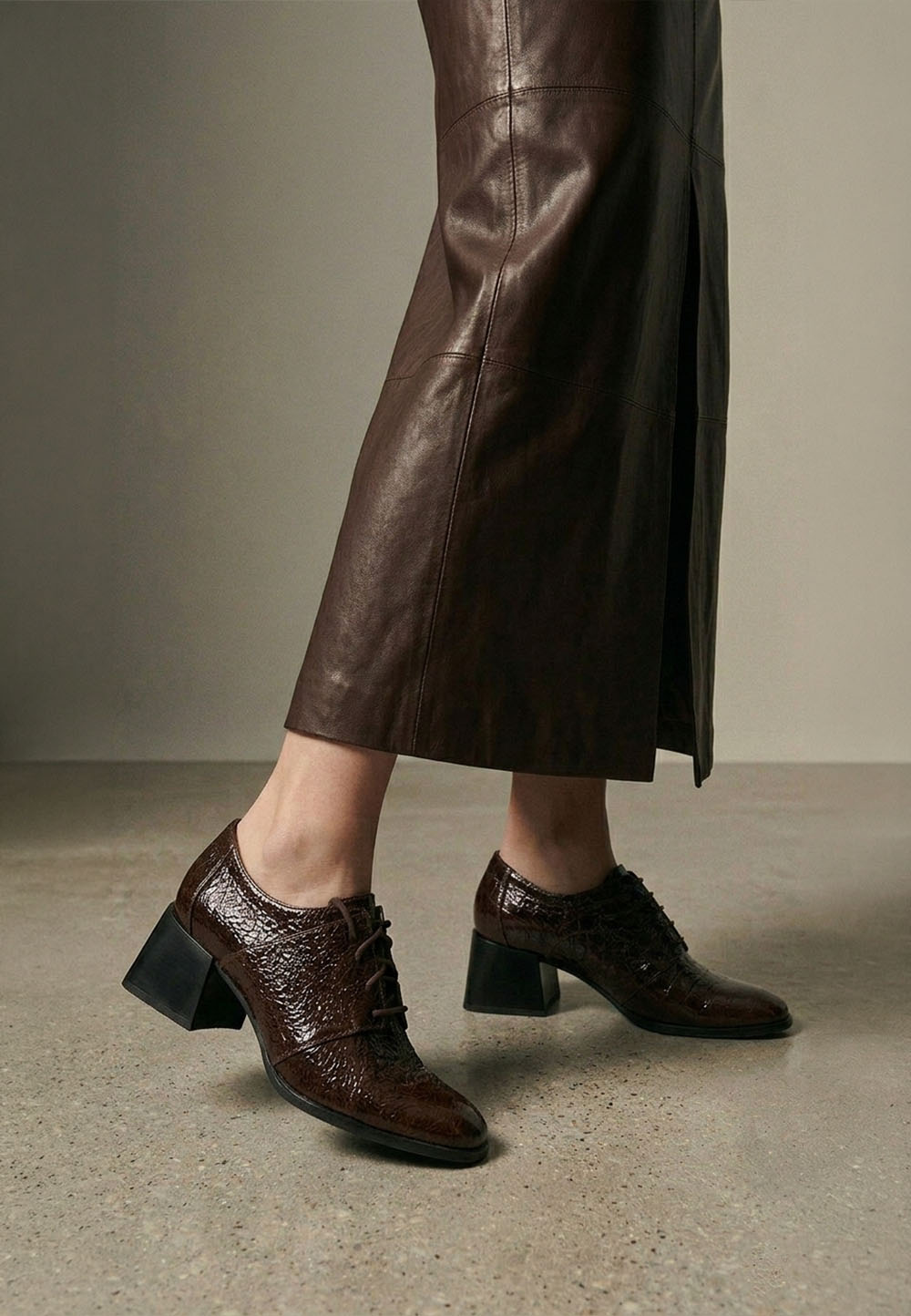 Лакові туфлі на середньому підборі темно-бордові | 95799